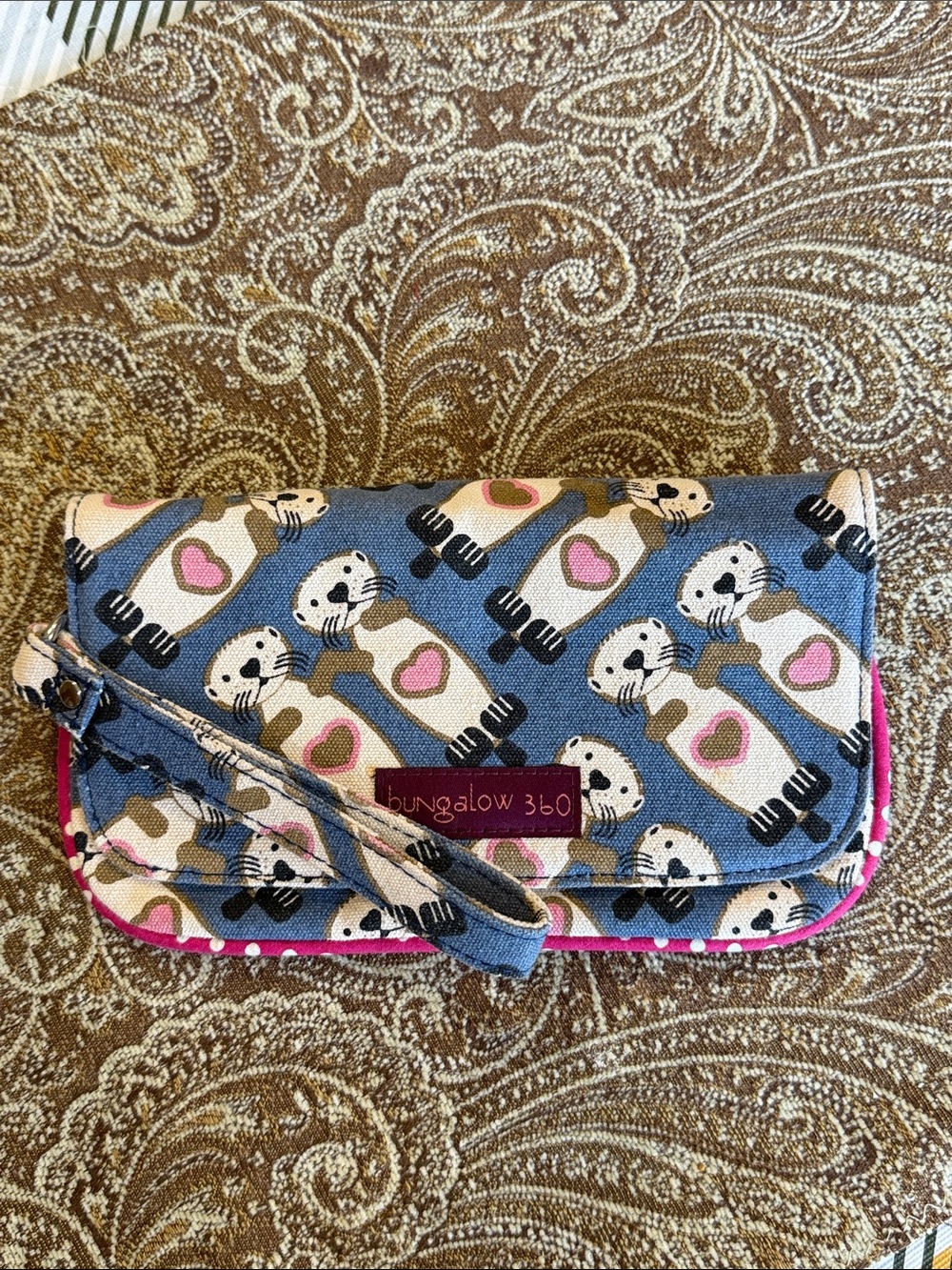 Bungalow 360 Otter Wristlet